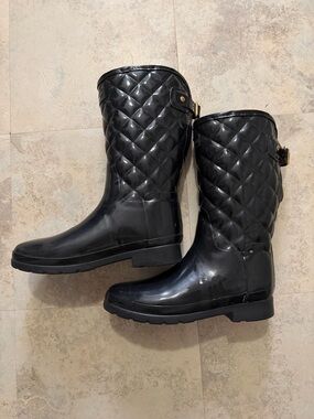 Hunter Quilted Gloss Mid Calf Short Rain Boots Black Gold Buckle Women 7